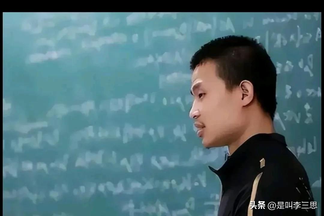 韦东奕近照,食堂就餐样貌令人心酸:“除了数学他什么都不会”-韦东奕!