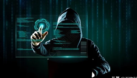 他们的文明已越过边界:黑客泄露梵蒂冈服务器秘密信息后逃离该国-梵蒂冈大厅雕像