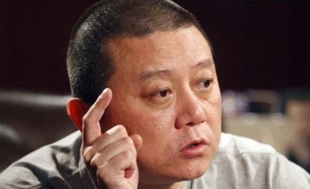 62岁的王朔出山,那个成就了姜文和冯小刚的金牌编剧,回来了!-王朔跟姜文关系怎么样