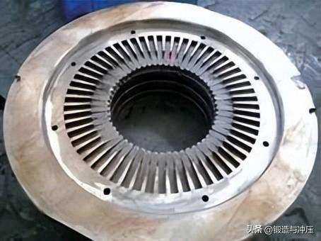 汽车变速器齿轮类零件的锻造-汽车变速箱齿轮一般选择什么材料制造