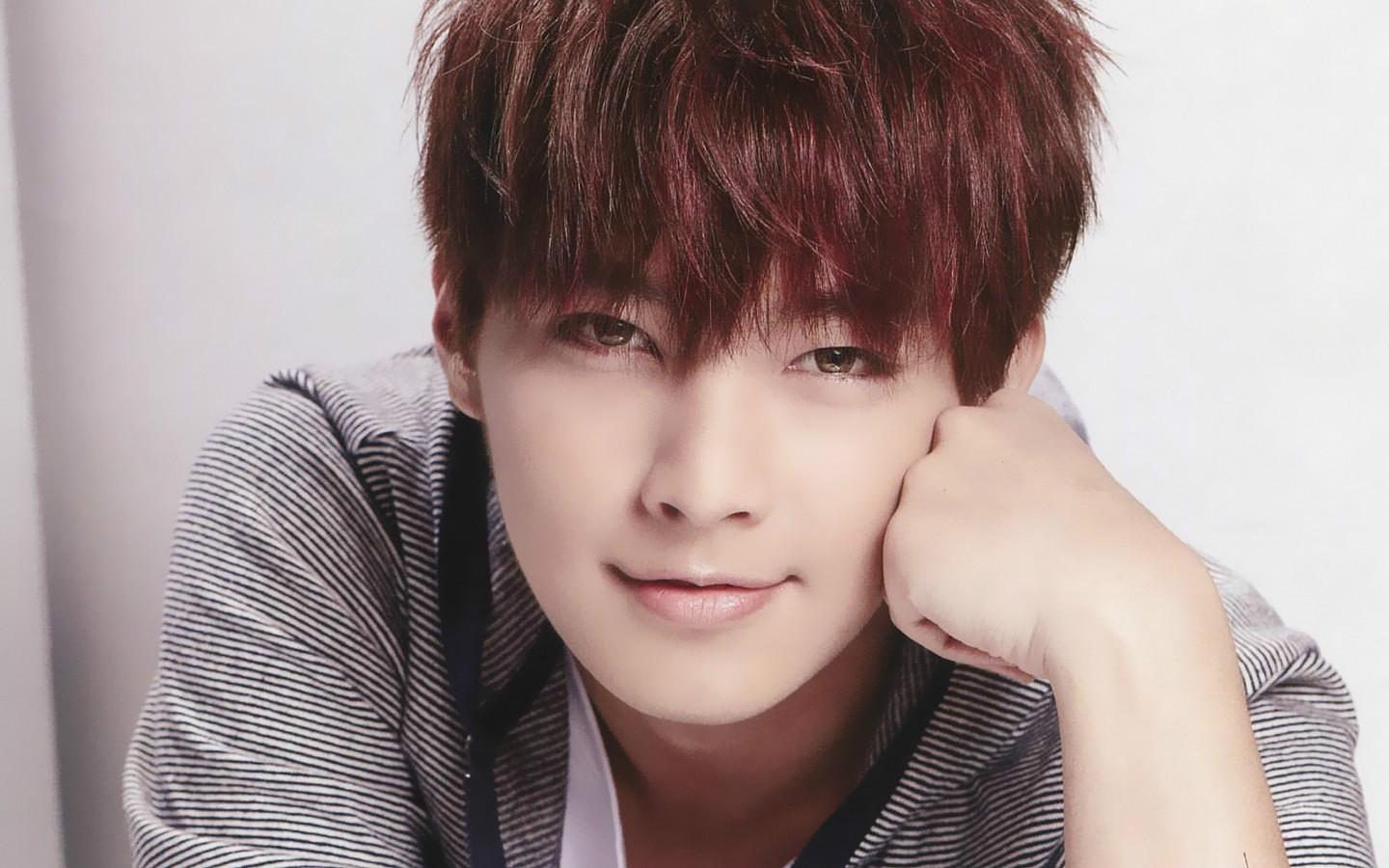 震撼整个内娱的顶流男团大瓜,原来早就被他曝光了-内娱顶流女团