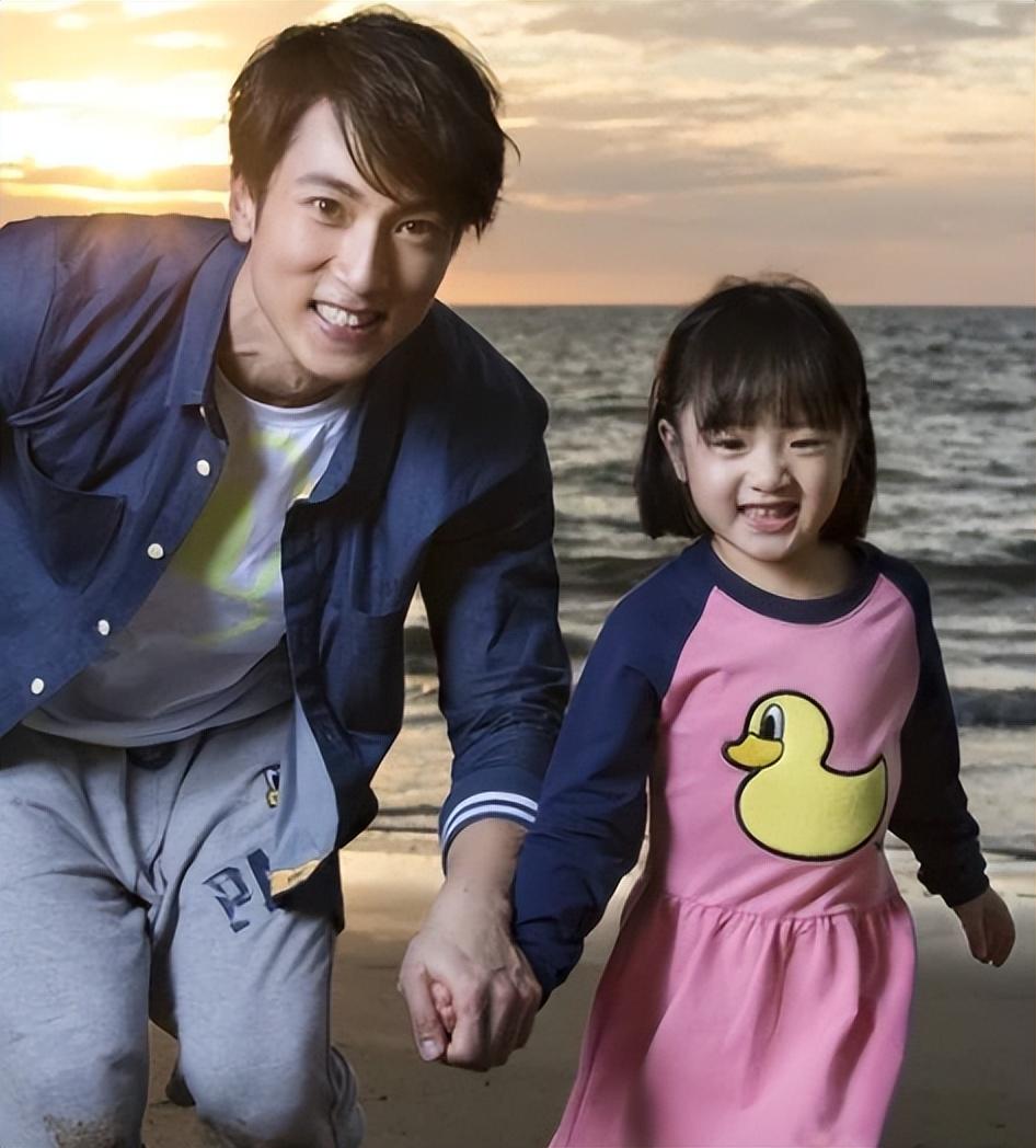 震撼整个内娱的顶流男团大瓜,原来早就被他曝光了-内娱顶流女团