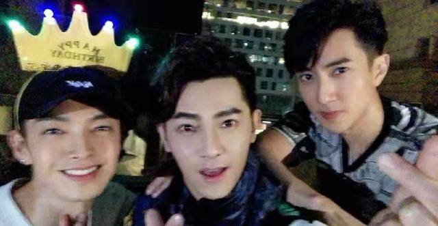 辰亦儒穿T恤秀肌肉帅气大逆袭!40岁生日飞轮海齐聚,独缺炎亚纶-辰亦儒最新发型