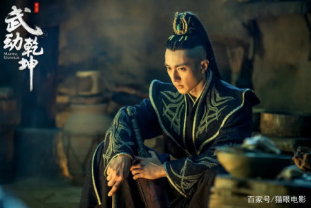 辰亦儒大办40岁生日,穿白T恤状态依旧,吴尊汪东城皆来捧场-辰亦儒近况