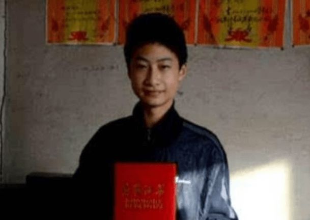 庞众望:捡废品照顾瘫痪母亲,以744分考上清华,一人撑起一个家-庞众望现状