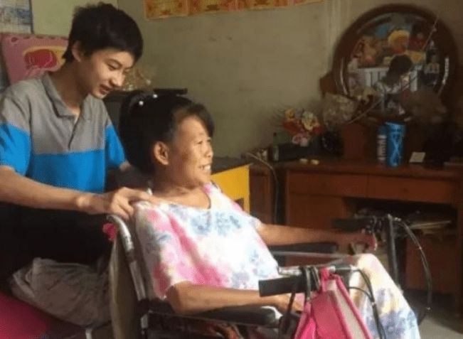 庞众望:捡废品照顾瘫痪母亲,以744分考上清华,一人撑起一个家-庞众望现状