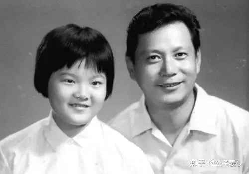 洪晃:一婚嫁美国人、二婚嫁中国人、三婚嫁法国人,61岁四婚很幸福-洪晃是中国籍吗