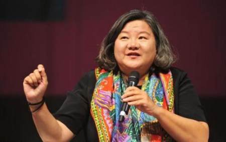 洪晃:不穿名牌不戴首饰,出门不化妆,活出自我的低调有钱人-洪晃原名