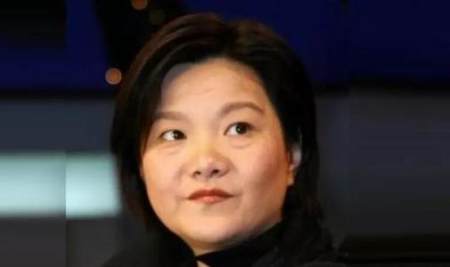 洪晃:不穿名牌不戴首饰,出门不化妆,活出自我的低调有钱人-洪晃原名