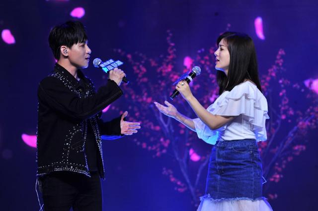 《in雄联盟8》徐良汪苏泷花样互侃 楼沁收获明星全员好评-徐良汪苏泷公开恋情