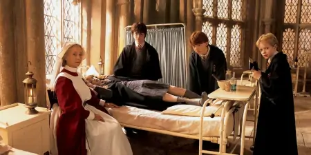 《哈利波特》:在密室里被石化的学生,最不幸的是桃金娘!-哈利波特里面的桃金娘