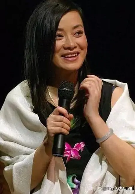 毛阿敏:丈夫病逝1年后,留下260亿遗产,如今的选择令人佩服-58岁毛阿敏近况