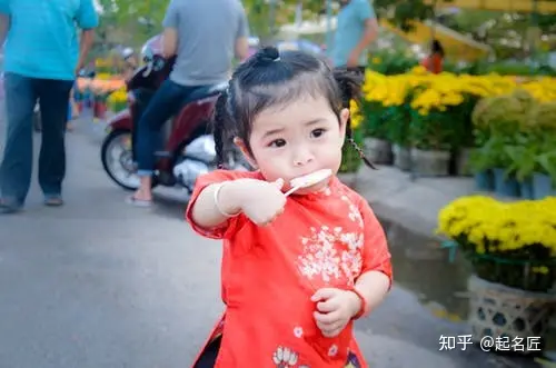 女孩名字:带芷字高尚、聪慧、文雅、有气质的女孩名字-带芷好听的女孩名字