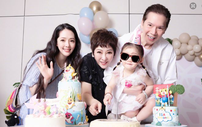 向芷被向太富养,新造型一身大牌彰显贵气,同龄人霍中怡却接地气-向芷命理