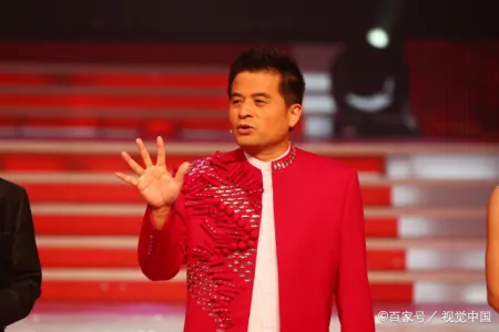 离开星光大道多年,61岁的毕福剑怎么样?和于文华直播略显憔悴-毕福剑被请回星光大道了吗