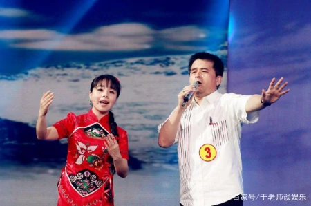 离开星光大道多年,61岁的毕福剑怎么样?和于文华直播略显憔悴-毕福剑被请回星光大道了吗