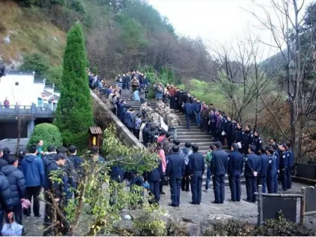 《我的人间烟火》太敢拍,讽刺“复旦十八驴”事件,现实更残酷-我的人间烟火什么意思