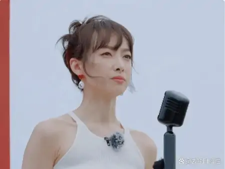 宋茜海边痛哭:想说对不起的人已经不在了-宋茜4月行程