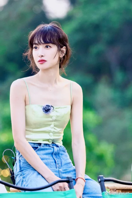 宋茜海边痛哭:想说对不起的人已经不在了-宋茜4月行程