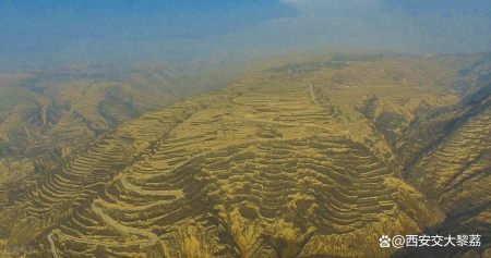 此身在尘土飞扬中-身在尘寰的意思解释词语