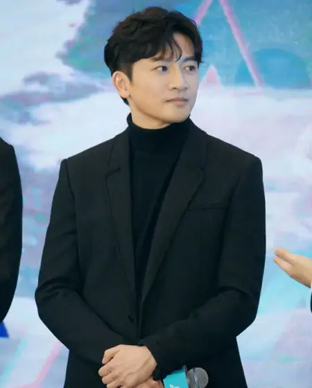 摆脱油腻杀马特,瘦20斤撞脸肖战,49岁的他还能重新出道吗-和肖战撞脸的女明星