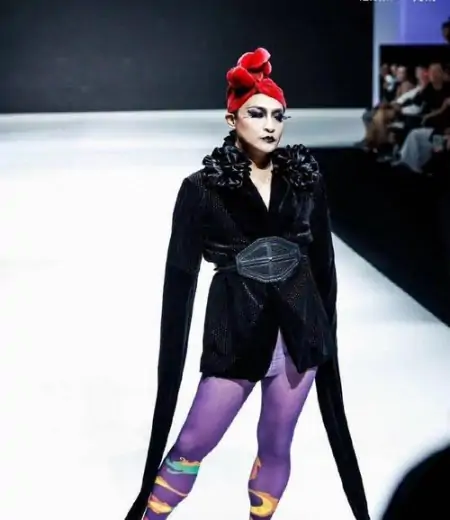 摆脱油腻杀马特,瘦20斤撞脸肖战,49岁的他还能重新出道吗-和肖战撞脸的女明星