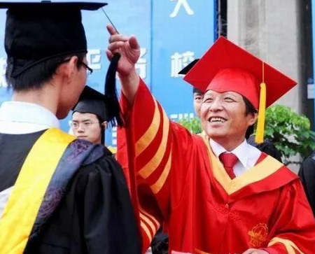 清华校长发邀请信引争议,网友强烈推荐王树国或郑强去当清华校长-清华校长说了什么