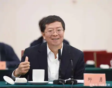 他现任清华大学校长,49岁当选院士,50岁任副部级领导,今年56岁-清华大学校长个人资料