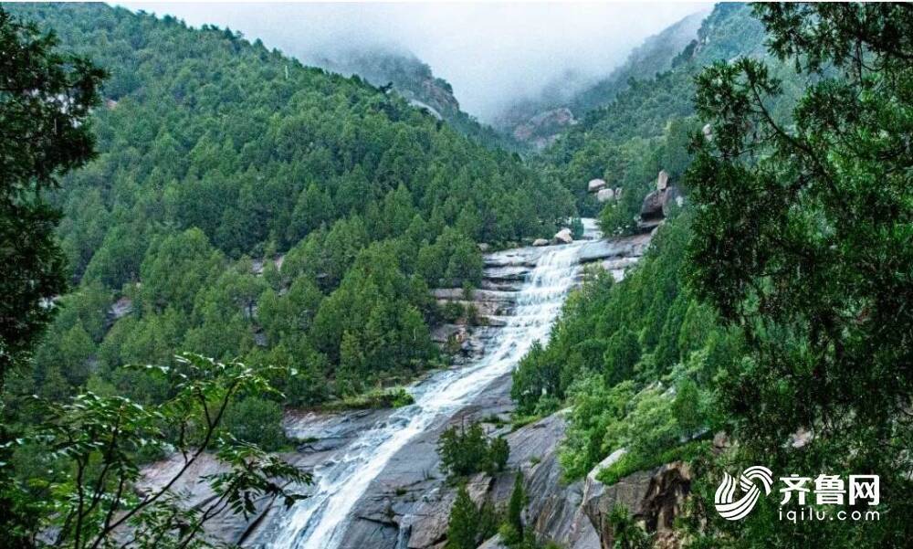 泰山飞瀑:俯注潭千尺 深藏或有龙-泰山云桥飞瀑