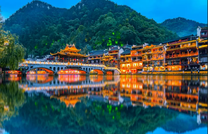 纯干货!凤凰古城最全攻略:美食+住宿+景点+注意事项~好玩不踩雷!-凤凰古城9个景点值得看吗