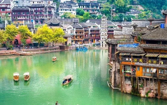 纯干货!凤凰古城最全攻略:美食+住宿+景点+注意事项~好玩不踩雷!-凤凰古城9个景点值得看吗