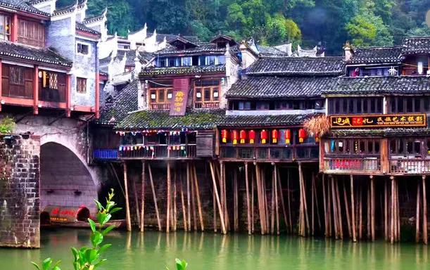 纯干货!凤凰古城最全攻略:美食+住宿+景点+注意事项~好玩不踩雷!-凤凰古城9个景点值得看吗