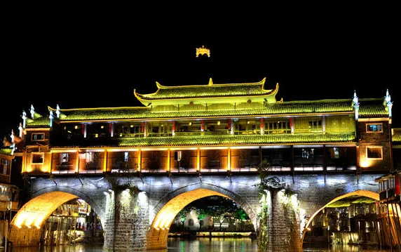 纯干货!凤凰古城最全攻略:美食+住宿+景点+注意事项~好玩不踩雷!-凤凰古城9个景点值得看吗