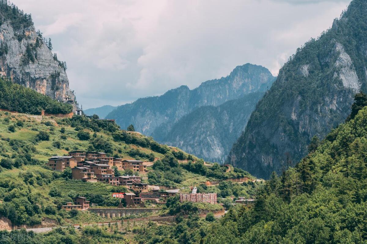 香格里拉最好玩的10大景点,惊艳绝美,玩遍人间天堂,不虚此行!-香格里拉必玩的景点