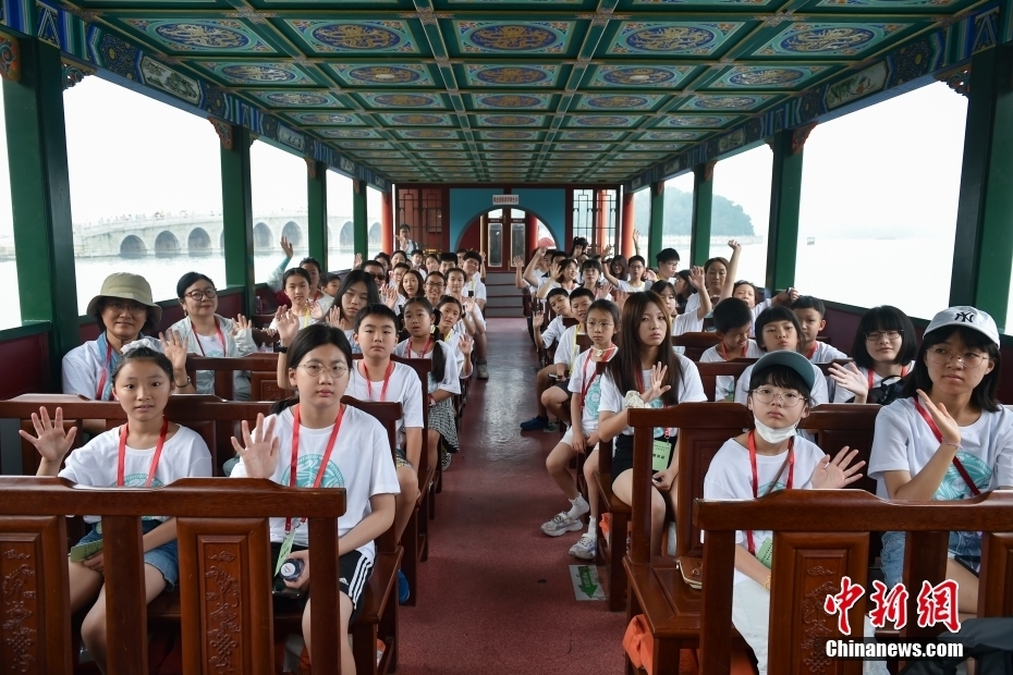 乘画舫观古迹 华裔青少年参观颐和园-画舫船厂家木船