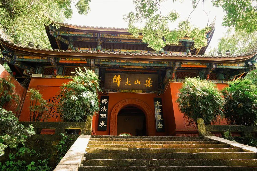 抽点时间,去乐山大佛景区感受盛夏光景-乐山大佛景区沿途讲解