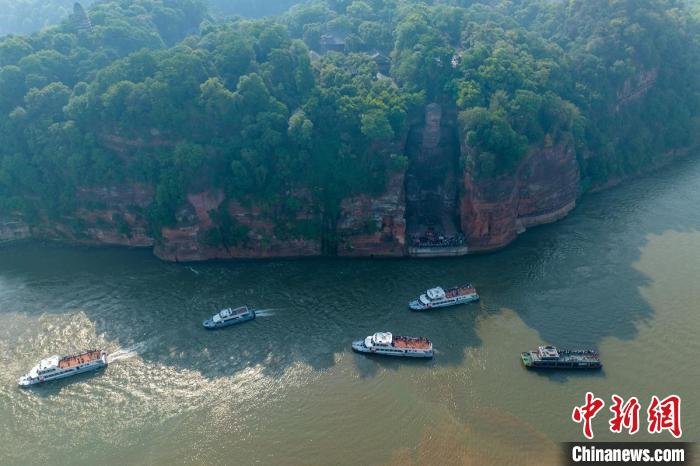 四川乐山大佛景区管委会官方回应称:大佛被卖传言不实-四川乐山大佛长什么样