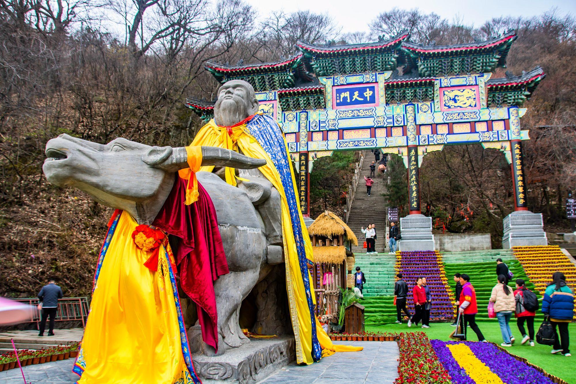河南栾川老君山,藏着独特的地质风光,是游客喜爱的网红打卡地-河南栾川老君山简介