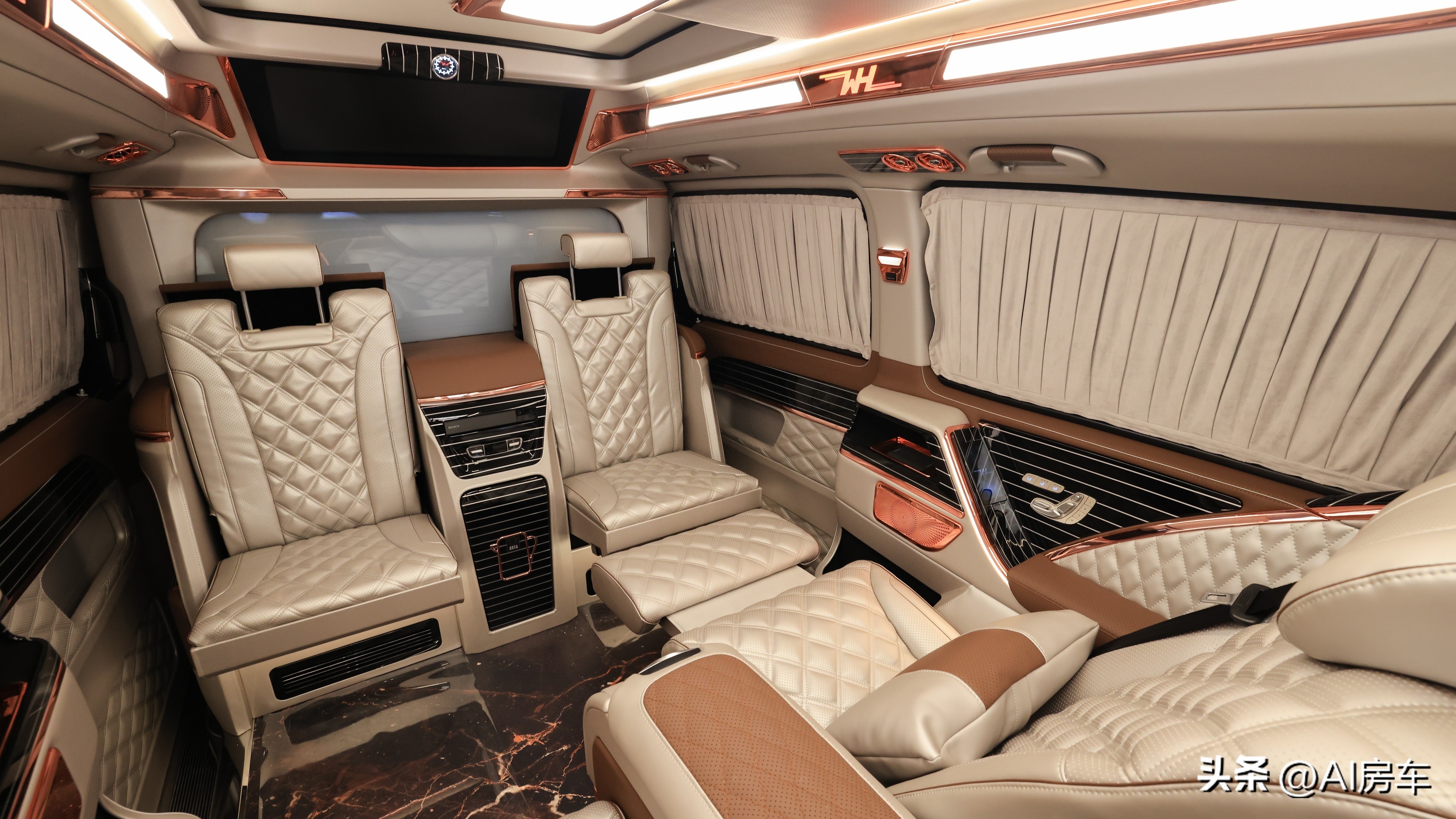 开着比埃尔法还有排面!实拍众神4座行政版!空间大,还暗藏玄机-原装众神之神性能