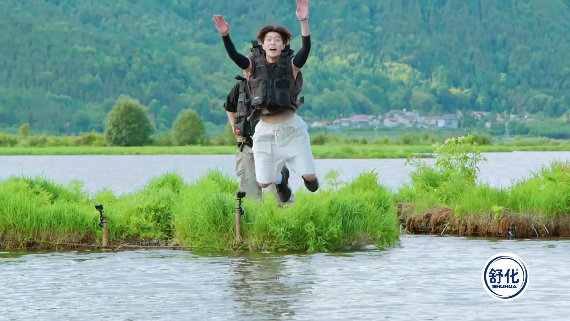 没想到年纪较小的范丞丞和周也,玩游戏放开程度比沈腾还大-范丞丞玩什么手机游戏