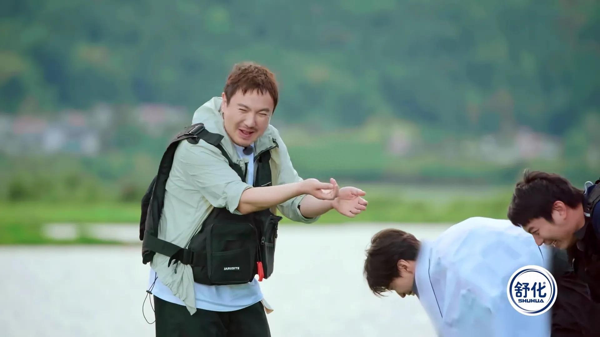 没想到年纪较小的范丞丞和周也,玩游戏放开程度比沈腾还大-范丞丞玩什么手机游戏