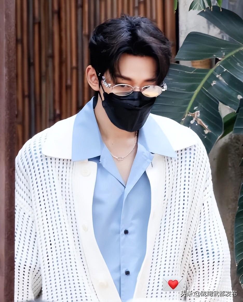 《长相思》片场杨紫给邓为编小辫,爆邓为资源翻倍,接触男主剧本-电视剧《长相思》杨紫预告