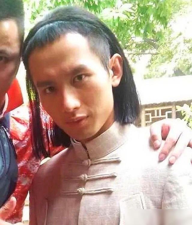 成毅未成名前被嫌土,但是最起码真实,五官没有变化-成毅太美了