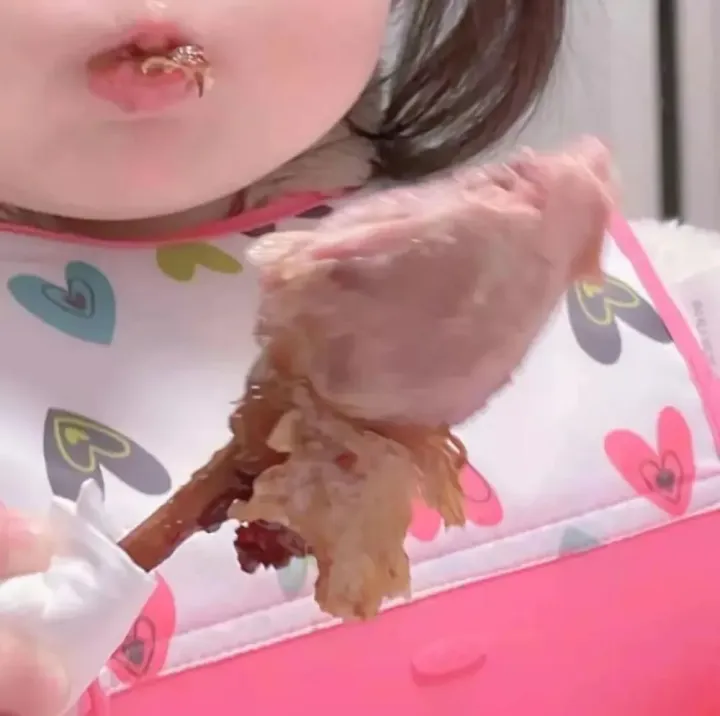 一些超级特别又好看的情侣头像,共190张-最好看的情侣头像动漫一人一半