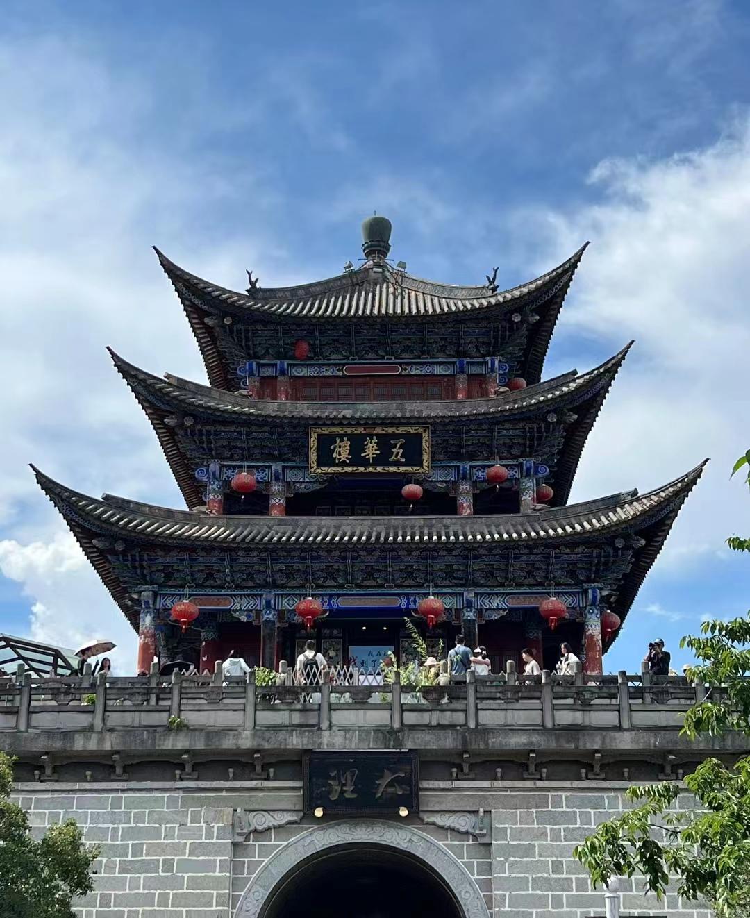 第一次去云南旅游不要慌,来看俩个女生云南自由行旅游攻略-第一次去云南推荐路线