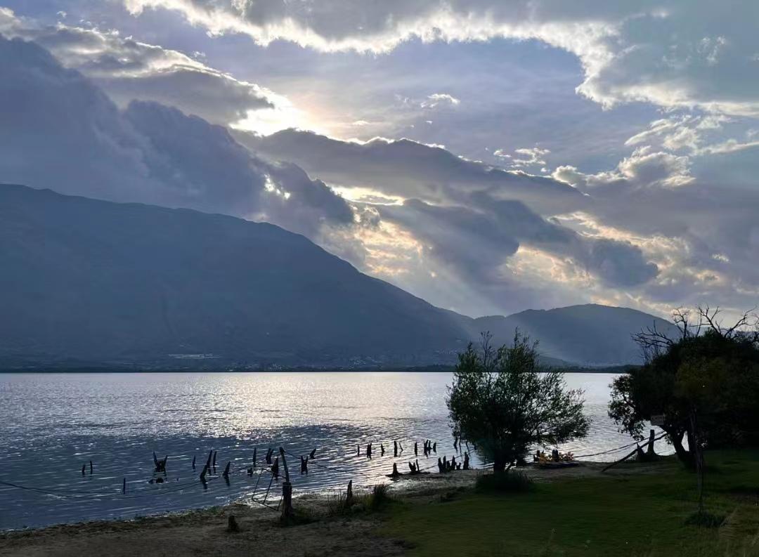 第一次去云南旅游不要慌,来看俩个女生云南自由行旅游攻略-第一次去云南推荐路线