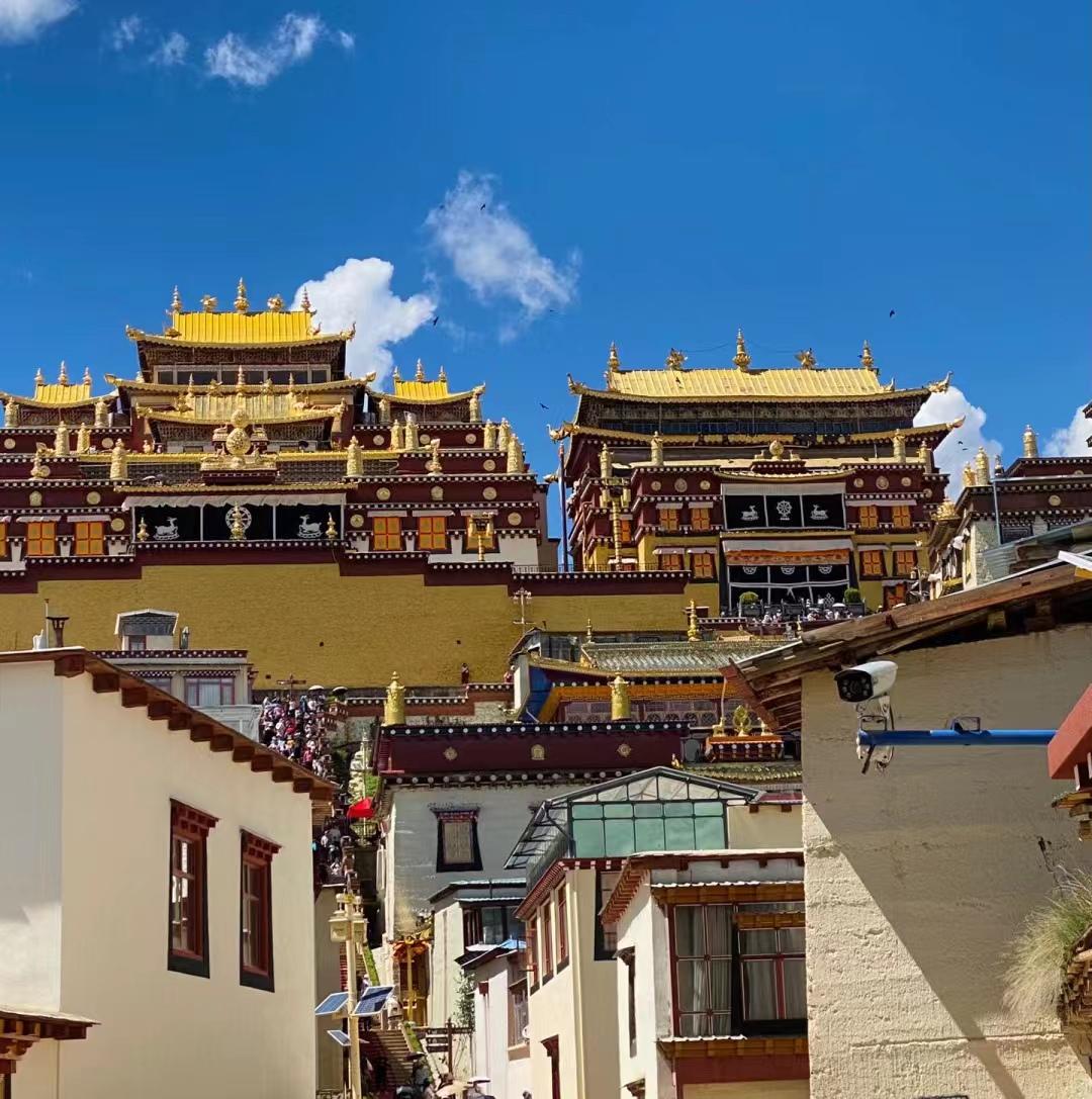 第一次去云南旅游不要慌,来看俩个女生云南自由行旅游攻略-第一次去云南推荐路线