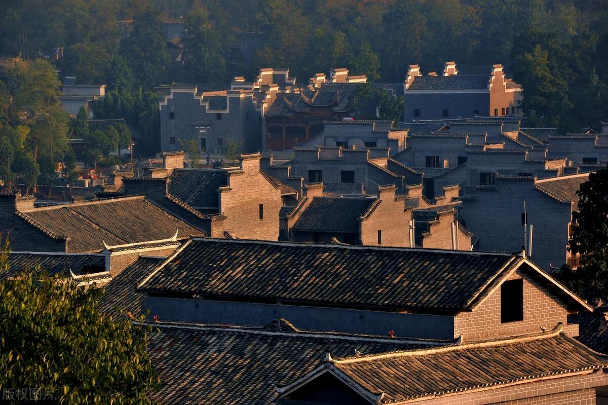 贵州自由行5天游玩路线推荐,最省心的线路规划攻略!!!-贵州5天自驾游