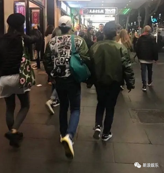 传了十几年,终于承认了!-传了过来的英文