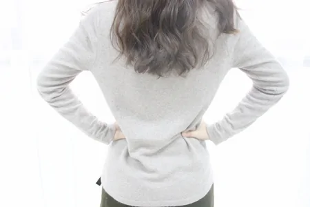 长期腰痛,多半是腰肌劳损所致,腰肌劳损该怎么护理和恢复?